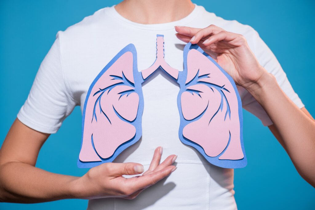 6 φυσικοί τρόποι για να καθαρίσετε τους πνεύμονες σας και να αποφύγετε τις ασθένειες