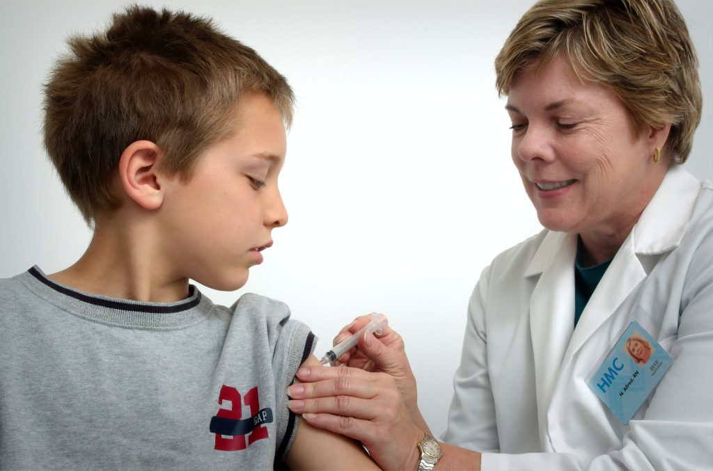 Εμβόλια: Πόσο κοστίζει ο εμβολιασμός παιδιών και εφήβων στην Ελλάδα