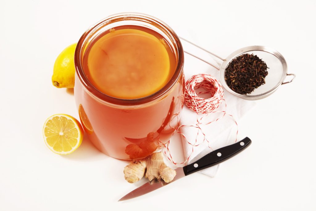 Kombucha: Το τσάι που κάνει καλό στο έντερο – Που θα το βρείτε, πόσο πρέπει να πίνετε – Εύκολη συνταγή
