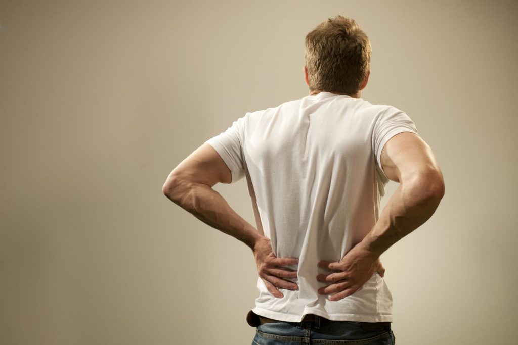 Χρόνιος πόνος στην πλάτη: Θεραπεία χωρίς φάρμακα με ψυχολογική παρέμβαση