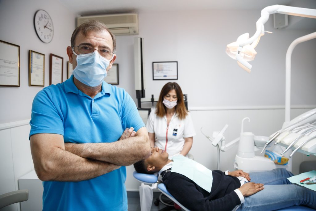 Ελληνική Οδοντιατρική Ομοσπονδία: Ανησυχία για τις πυρκαγιές. Ζητά την παραδειγματική τιμωρία των εμπρηστών