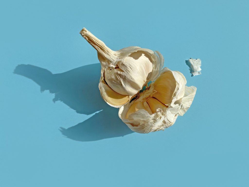 Γαστροοισοφαγική παλινδρόμηση: Μπορεί το σκόρδο να βοηθήσει;