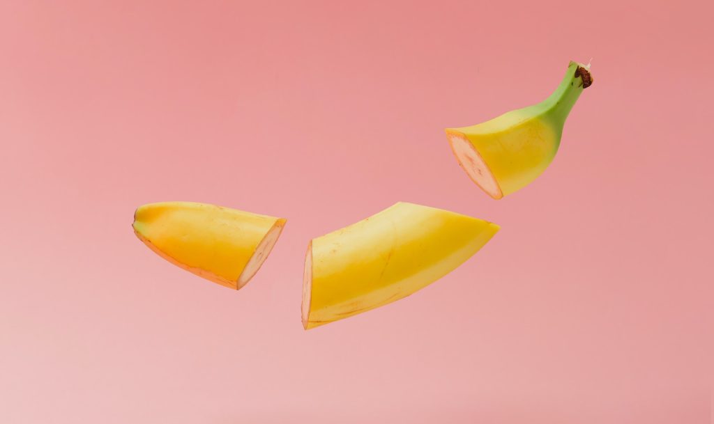 4 hacks για τις μπανανόφλουδες που θα αλλάξουν τη ζωή σας