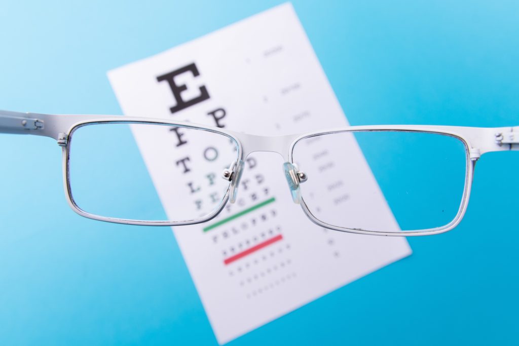 4 απλές συμβουλές για να προστατέψετε τα μάτια σας
