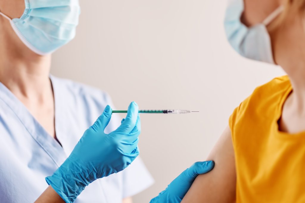 ΠΙΣ: Ανησυχία για τα χαμηλά ποσοστά εμβολιασμού έναντι του SARS-CoV-2