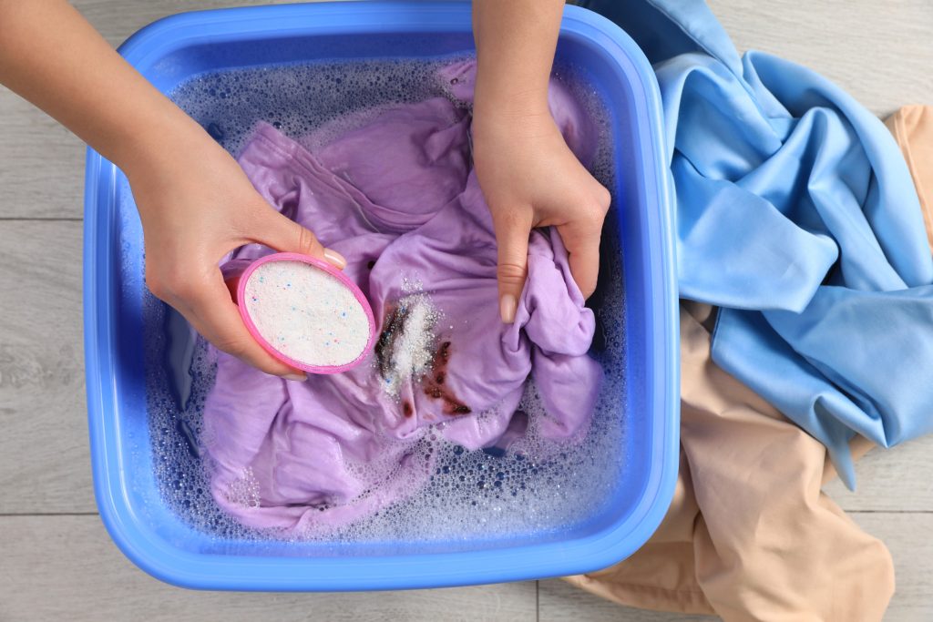 Πλύσιμο ρούχων στο χέρι: 5 απλά βήματα για απίστευτο αποτέλεσμα