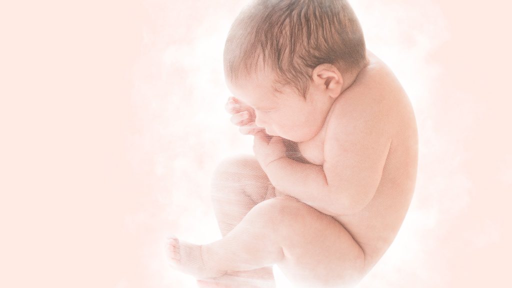 Μαθαίνουμε να μιλάμε πριν ακόμα γεννηθούμε! Τι ανακάλυψαν οι επιστήμονες σε νέα μελέτη σε νεογέννητα
