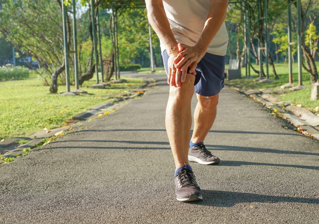 Τρέξιμο: 5 τρόποι να προστατέψετε τα γόνατά σας που προτείνουν οι ειδικοί του Κλίβελαντ
