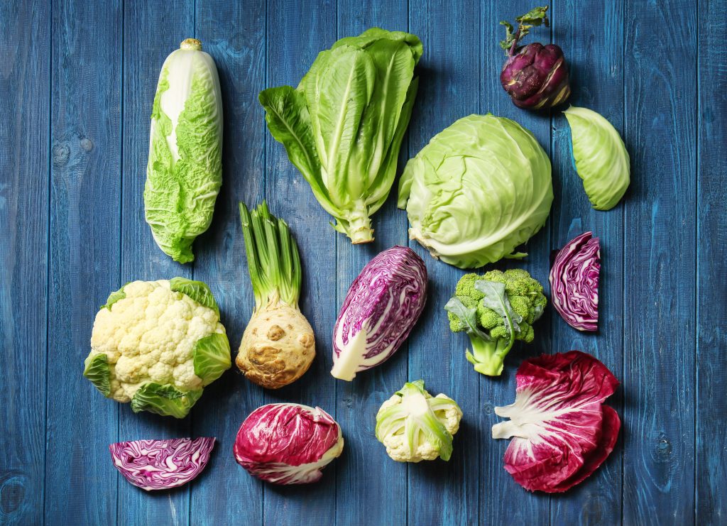 Κόκκινο λάχανο: Διατροφική αξία, οφέλη και παρενέργειες – Ποιοι δεν πρέπει να τρώνε
