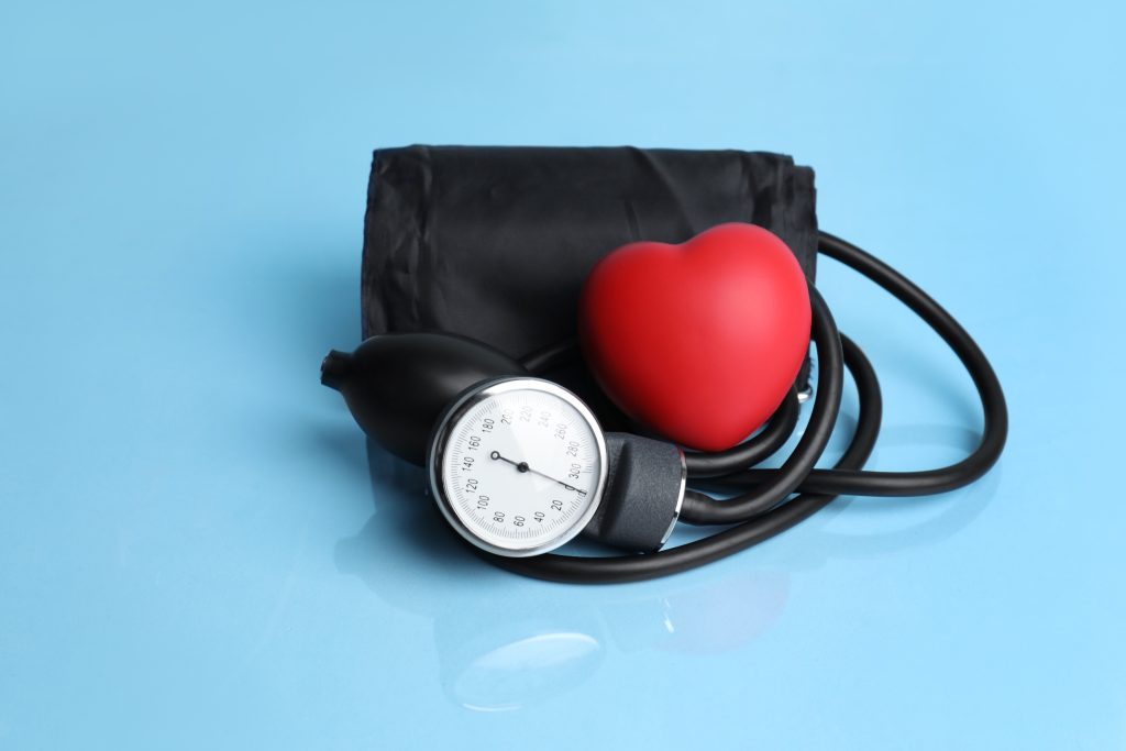 Υπέρταση: Το κόλπο των 60” για να μειώσετε άμεσα την πίεση που προτείνει καρδιολόγος