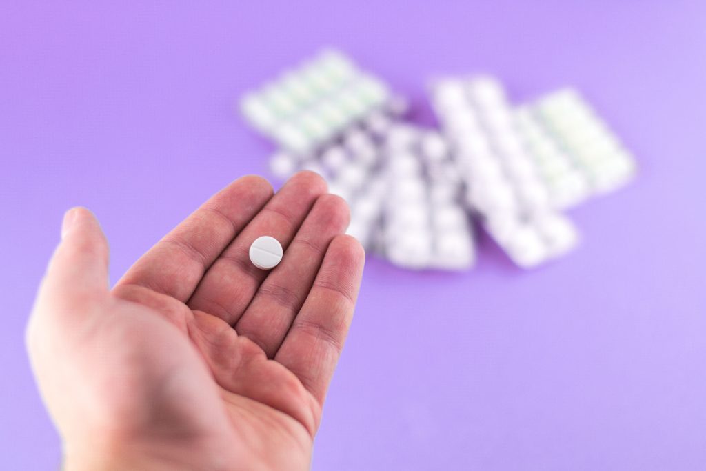 Αντιβιοτικά: 6 μύθοι που μας μπερδεύουν και η αλήθεια για την σωστή χρήση τους