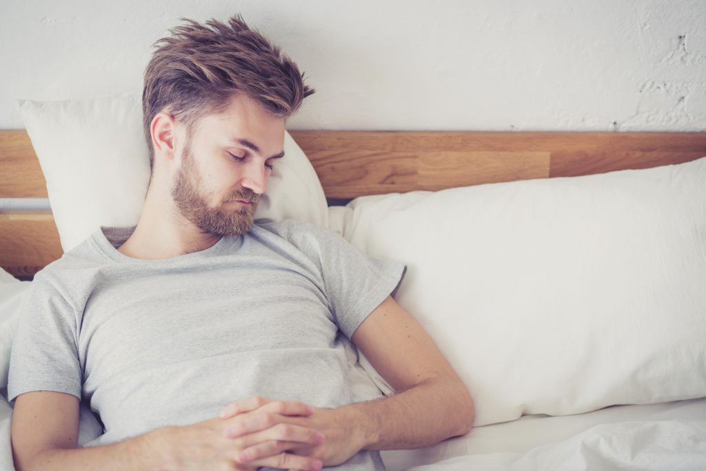 Η έλλειψη ύπνου μπορεί να μας κάνει δυστυχισμένους – Πώς επηρεάζει τα συναισθήματά μας