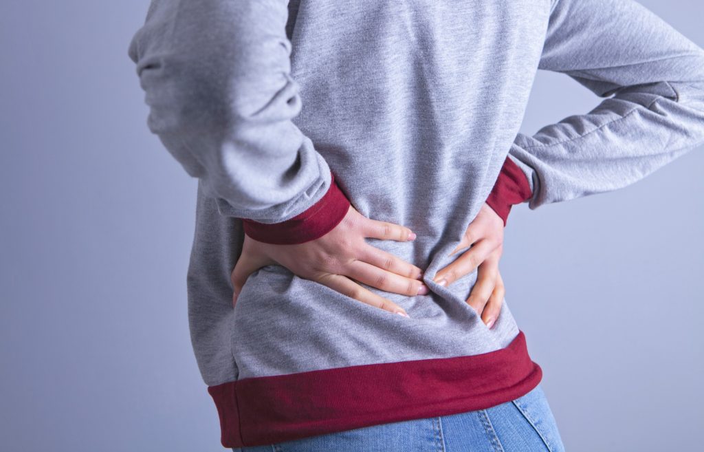 Σύνδρομο ευερέθιστου εντέρου: Πόνος στην πλάτη και άλλα 4 παράξενα συμπτώματα