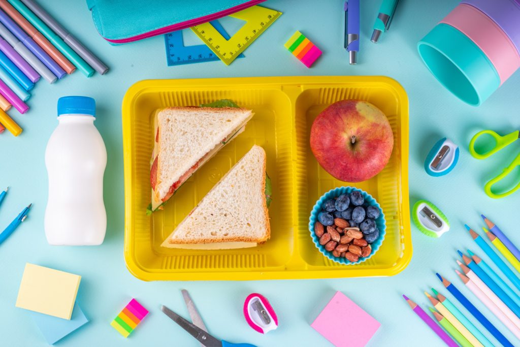 Τι θα πάρει το παιδί μαζί του στο σχολείο; 4 βήματα για ένα υγιεινό σχολικό γεύμα