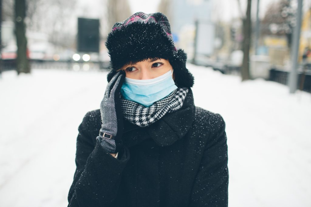 Χειμώνας: Πώς να παραμείνετε ασφαλείς και υγιείς όταν κάνει πολύ κρύο – 7 συμβουλές