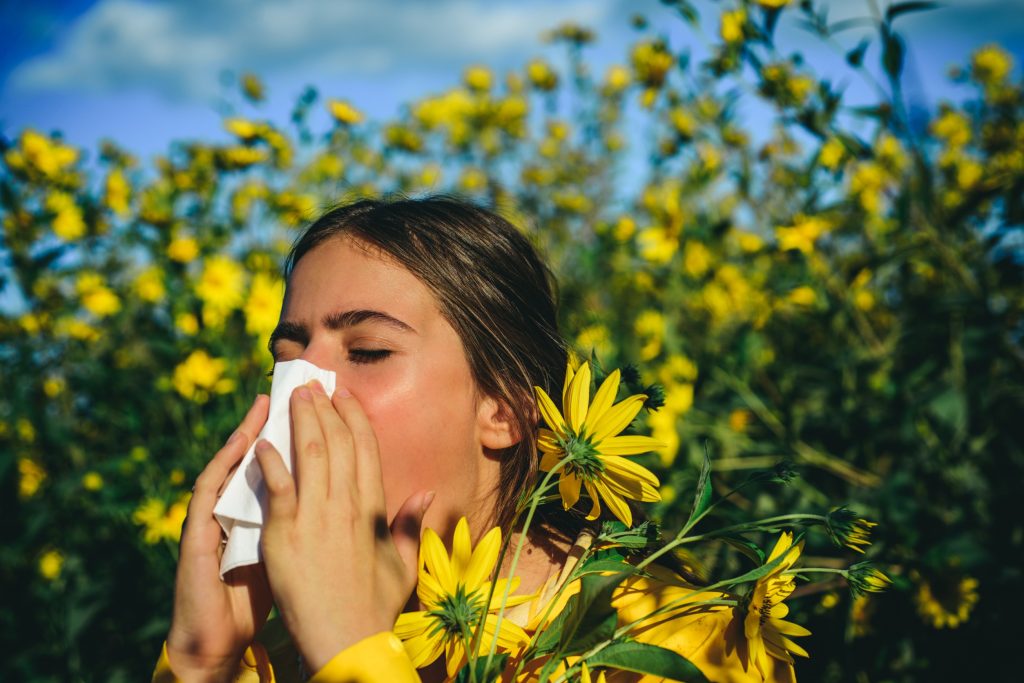 Αλλεργική ρινίτιδα: Αυτά τα 5 φυτά επιδεινώνουν τα συμπτώματα – Πώς να προστατευθείτε