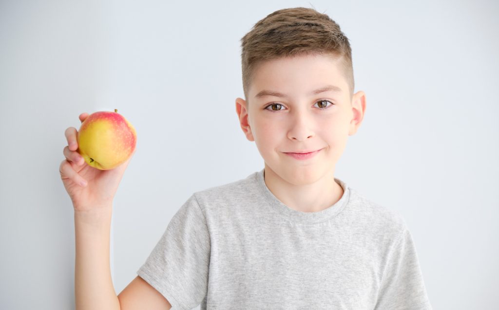 Παιδί: Οι 9 τροφές που δυναμώνουν το μυαλό του και θωρακίζουν την υγεία του
