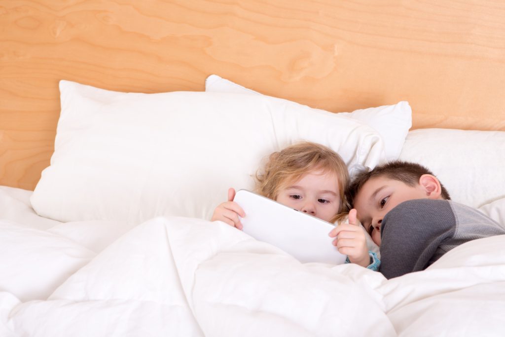 Τα παιδιά 2 ετών θυμούνται καλύτερα όσα μαθαίνουν αν κοιμηθούν συγκεκριμένη ώρα