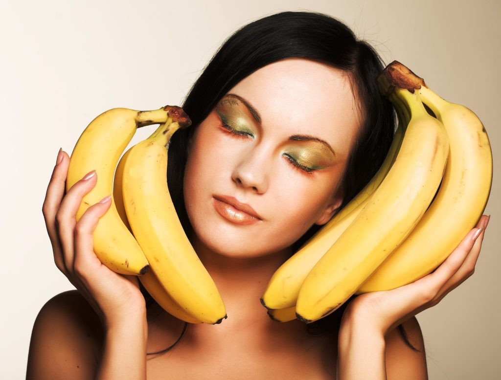 Οι φλούδες μπανάνας αποτελούν «φυσικό Botox»; Τι απαντούν οι ειδικοί