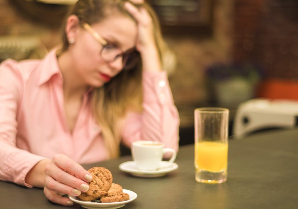 Εγκεφαλικό: Το άγνωστο σύμπτωμα που μπορεί να συμβεί ενώ τρώτε