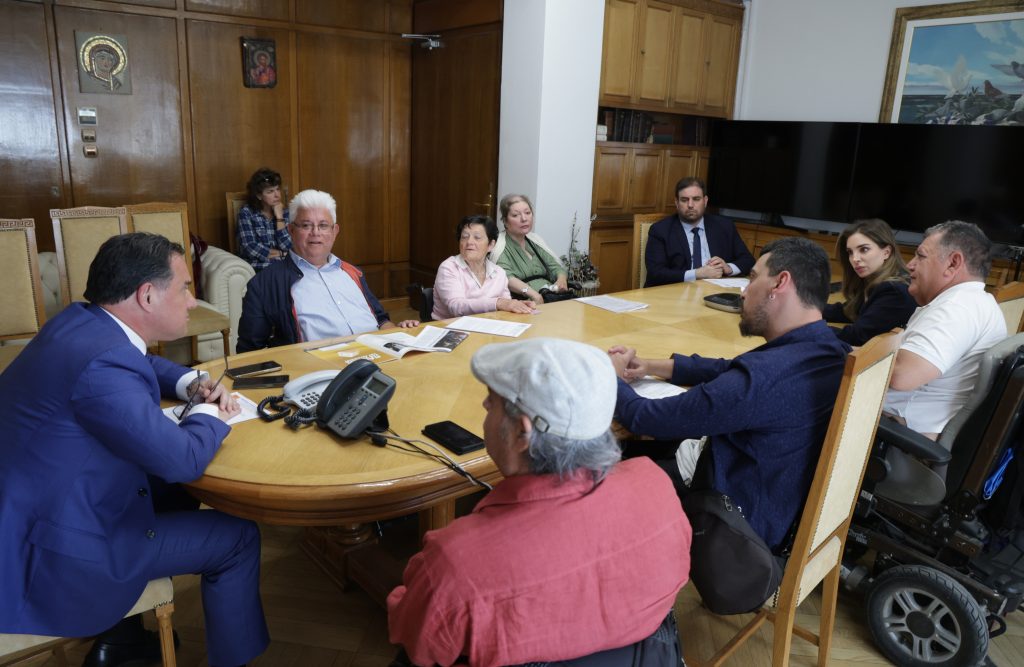 Άδωνις Γεωργιάδης: Διακοπή της σύμβασης με τον ΕΟΠΥΥ για όποιον παρανομεί