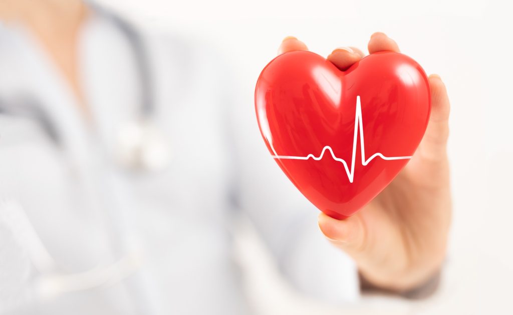 Καρδιακή προσβολή και καρδιακή ανακοπή: Ποια είναι η διαφορά; Τα συμπτώματα που θα σας ειδοποιήσουν