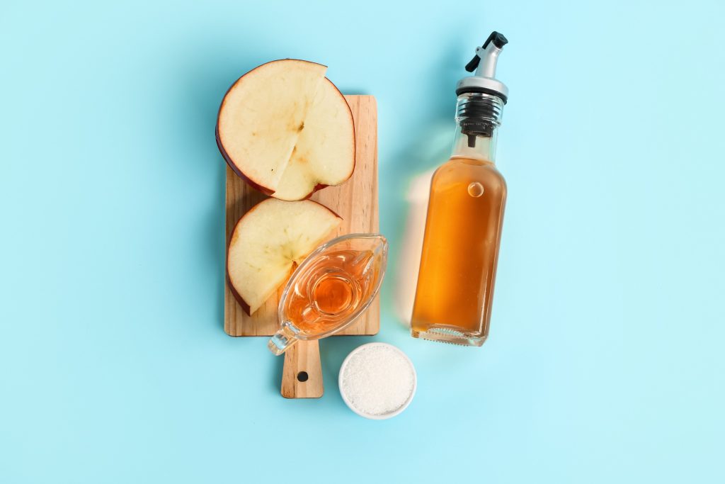 Το μηλόξυδο μπορεί πραγματικά να σας βοηθήσει να χάσετε βάρος; Τι λένε οι ειδικοί του Κλίβελαντ