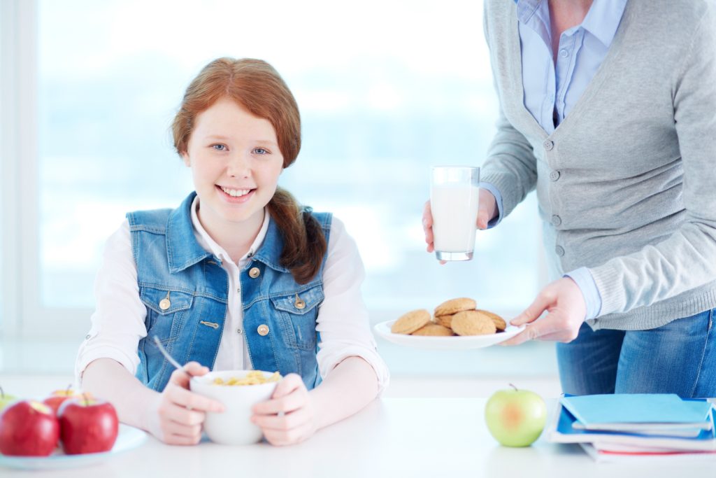 Η απλή αλλαγή στο πρωινό του παιδιού που μπορεί να αυξήσει τις επιδόσεις του στο σχολείο