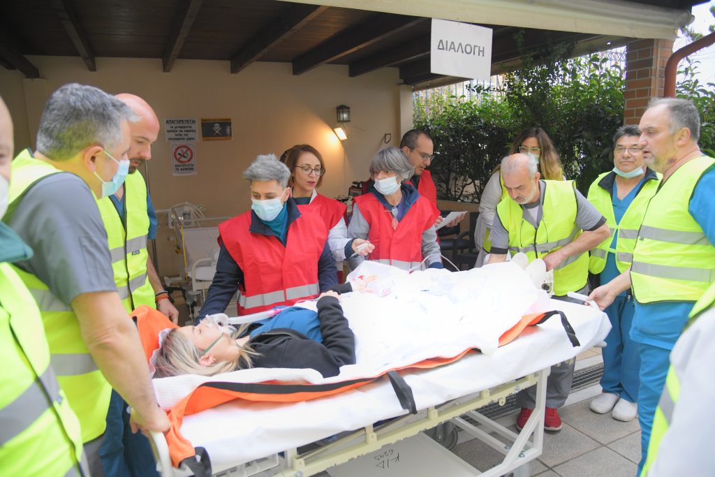 Σεισμός 7,5 Ρίχτερ και πυρκαγιά-Επιχειρησιακή άσκηση ετοιμότητας στο «Λαϊκό»