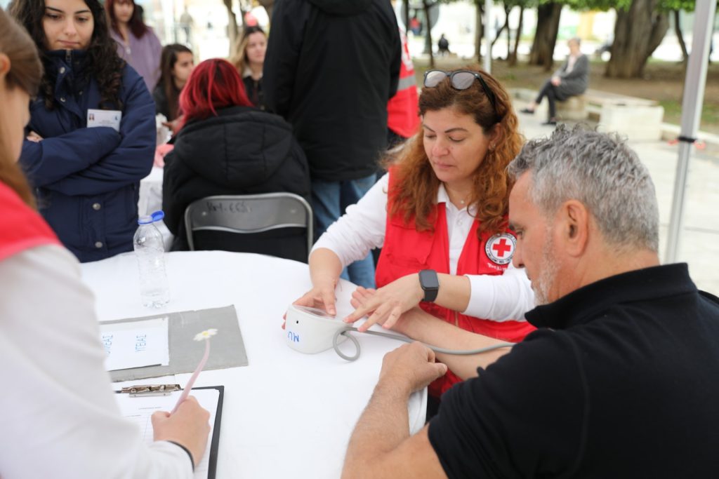 ΕΕΣ: Δράση ενημέρωσης και ευαισθητοποίησης για την υπέρταση στο Σύνταγμα