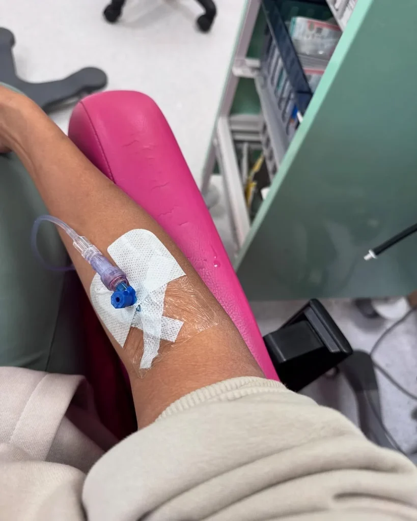 Πόνος χαμηλά δεξιά: Μάθετε πότε είναι απλή ενόχληση και πότε SOS σκωληκοειδίτιδα