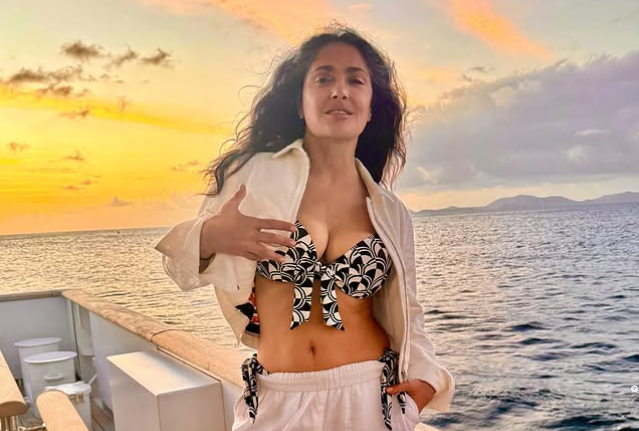 Salma Hayek: «Ποιο είναι το μυστικό μου για να παραμένω όμορφη και σέξι στα 58 μου»