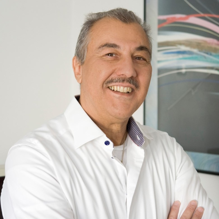 Ευάγγελος Γκικόντες, Μαιευτήρας – Χειρουργός Γυναικολόγος