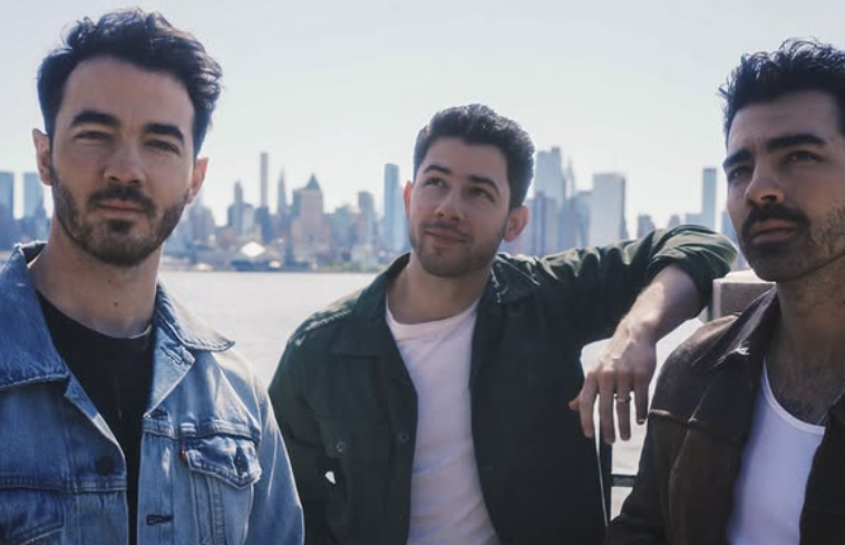 Ο Nick Jonas αποκαλύπτει ότι διαγνώστηκε με διαβήτη – Ποιο ήταν το ανησυχητικό σύμπτωμα που παρατήρησε ο αδερφός του, Joe;