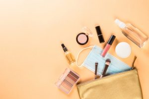 Καλλυντικά: Επικίνδυνα για την υγεία τα «dupes»-αντίγραφα επώνυμων προϊόντων