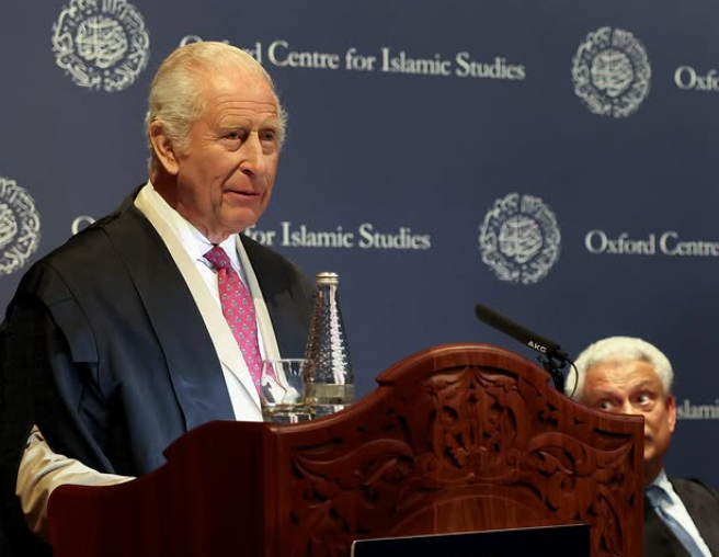 Βασιλιάς Κάρολος: Πώς κοκκίνησε ξαφνικά το μάτι του – Τι είναι η υποεπιπεφυκτική αιμορραγία