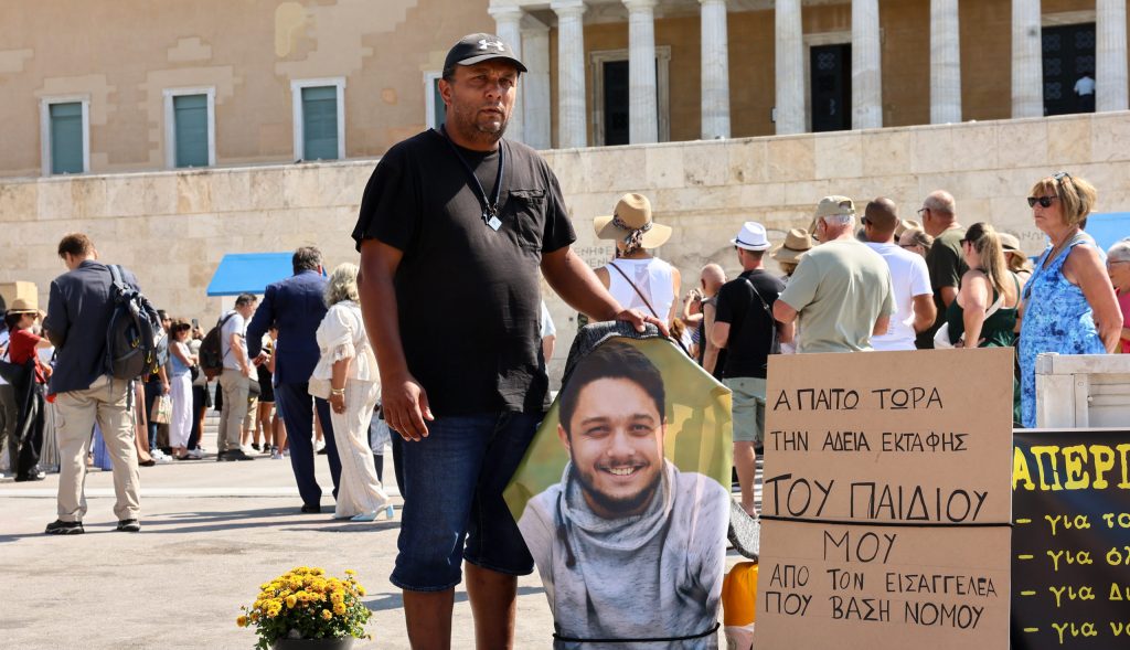 ΕΚΑΒ: Συνεχής η υγειονομική μέριμνα του απεργού πείνας Πάνου Ρούτσι