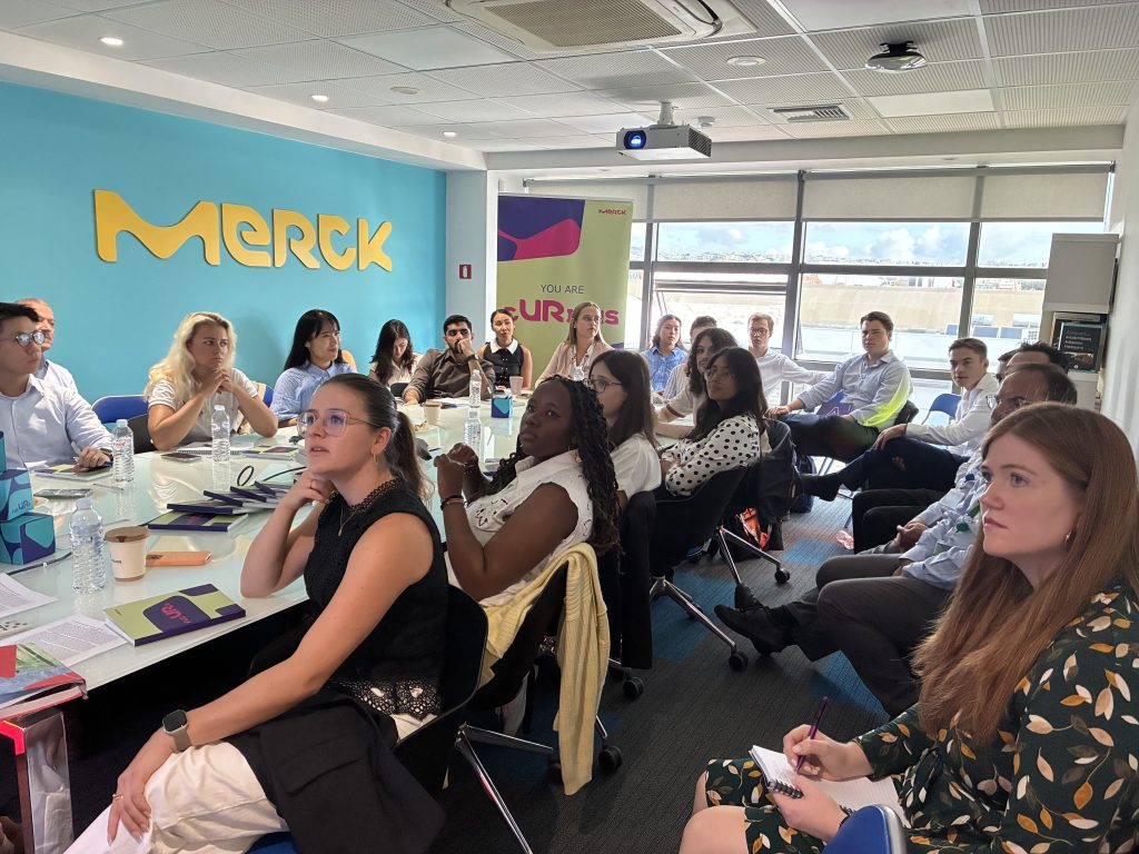 «FutURe» roundtable: Η Merck Ελλάδας βάζει στο μικροσκόπιο τις απόψεις και τους προβληματισμούς της Γενιάς Z