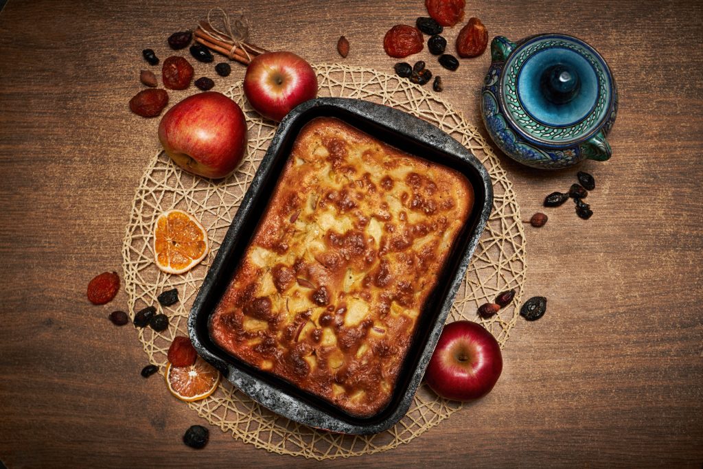 Ψητά apple fritters: Συνταγή για πεντανόστιμο μηλοπιτάκι-κέικ