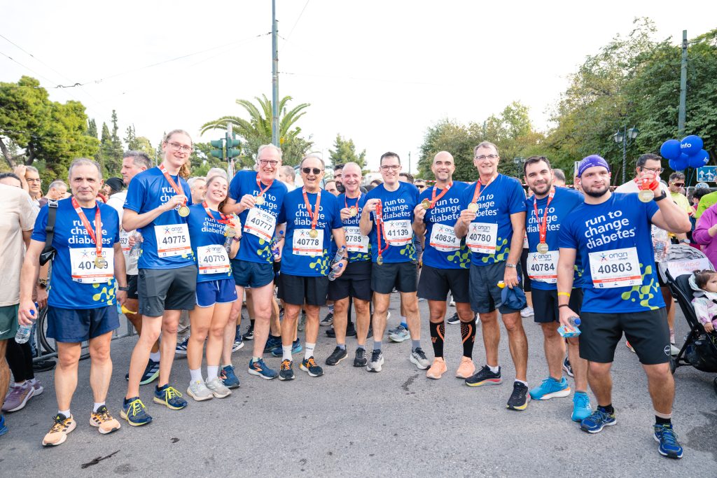 Περισσότεροι από 1000 δρομείς της Novo Nordisk Hellas έτρεξαν στον 42ο Αυθεντικό Μαραθώνιο Αθήνας για να «Αλλάξουν τον Σακχαρώδη Διαβήτη»