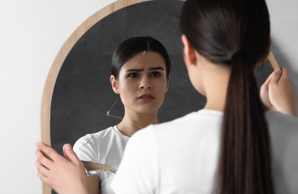 Χοληστερίνη: Τα 2 σημάδια στο πρόσωπο που μπορεί να δείχνουν ότι είναι υψηλή