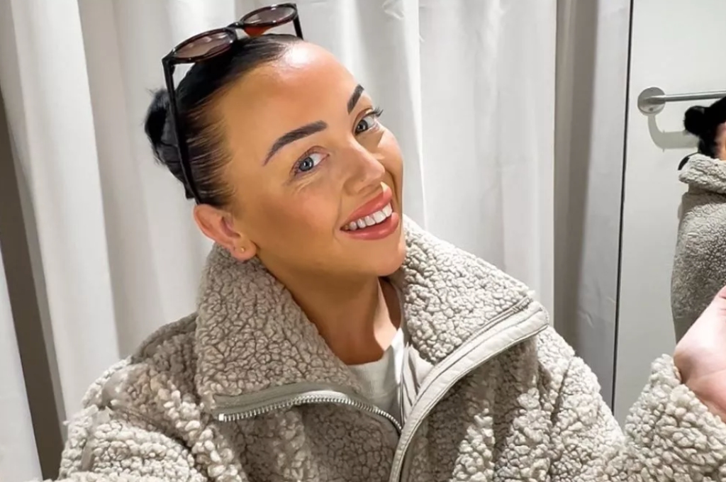 29χρονη με υπερβολικό λίπος στην κοιλιά έλαβε διάγνωση για σπάνια πάθηση: «Πίστευα ότι είχα παχύνει»