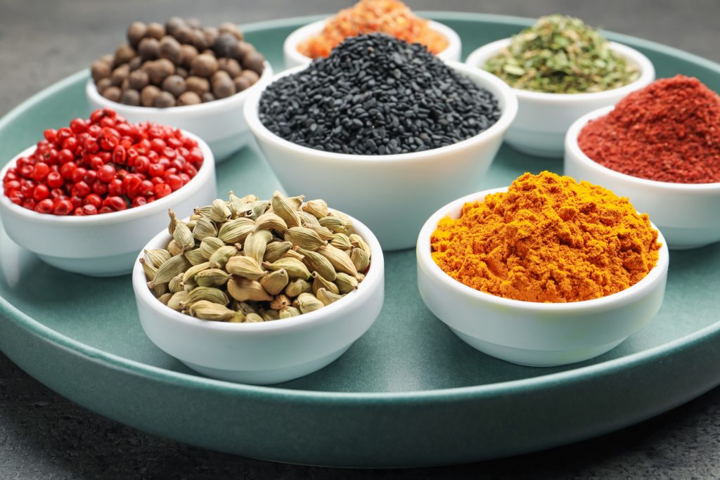 Το «μπαχαρικό πασπαρτού για όλες τις ασθένειες» που μπορεί να αντιμετωπίσει την παχυσαρκία και να μειώσει χοληστερίνη και τριγλυκερίδια