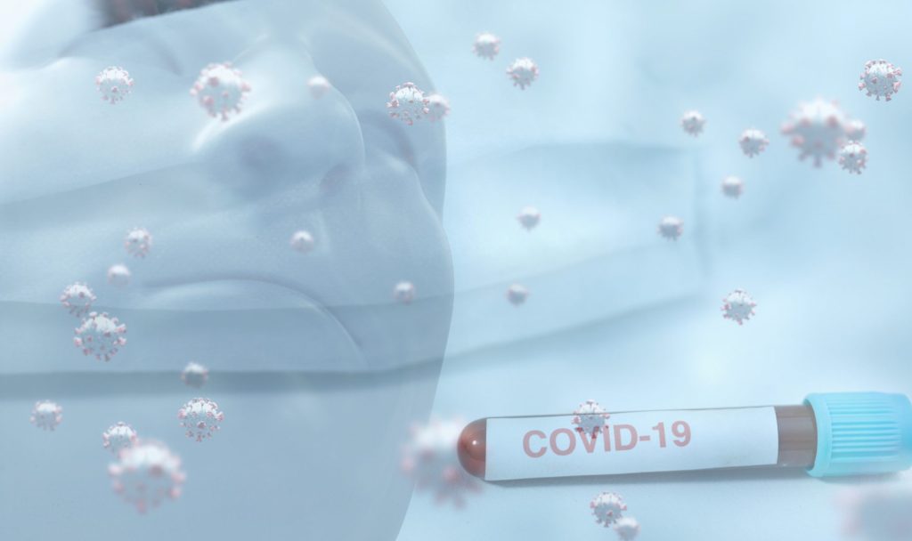 COVID-19: Τέσσερεις θάνατοι και 162 νέες εισαγωγές την τελευταία εβδομάδα – Σε χαμηλά επίπεδα η γρίπη