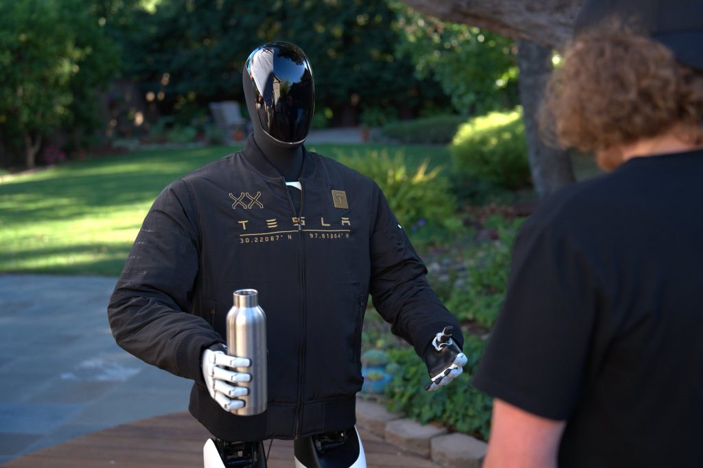 Μπορεί το ρομπότ του Elon Musk να αντικαταστήσει τους χειρουργούς; Νευροχειρουργός απαντά