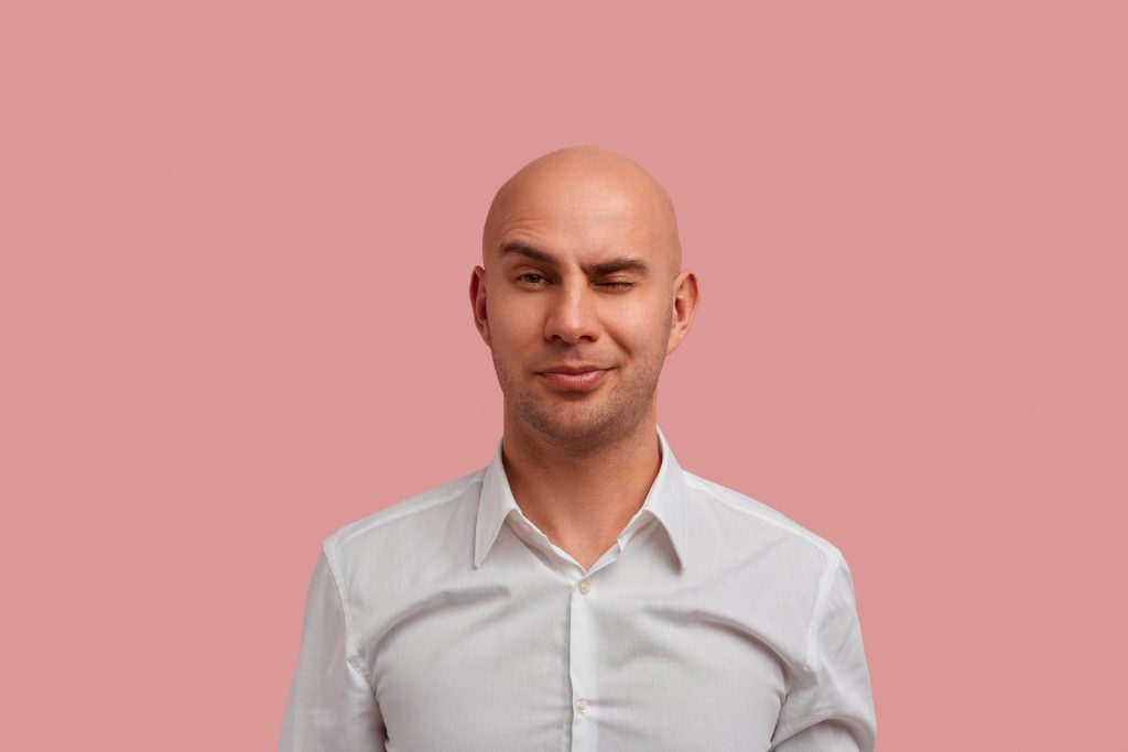 Τριχόπτωση: Τι ανακάλυψαν οι επιστήμονες για τη μόνιμη αντιμετώπιση της – Ποιες φυσικές λύσεις υπάρχουν