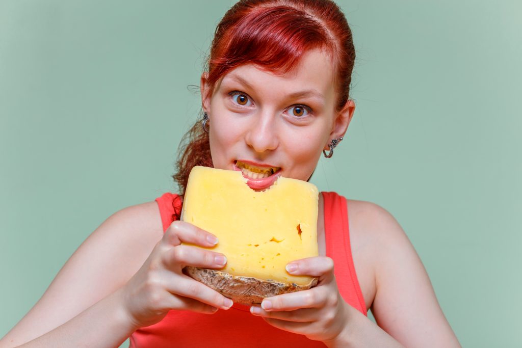 Τρώτε τυρί; Πώς μπορεί να επηρεάσει τον κίνδυνό σας για άνοια – Νέα μελέτη απαντά