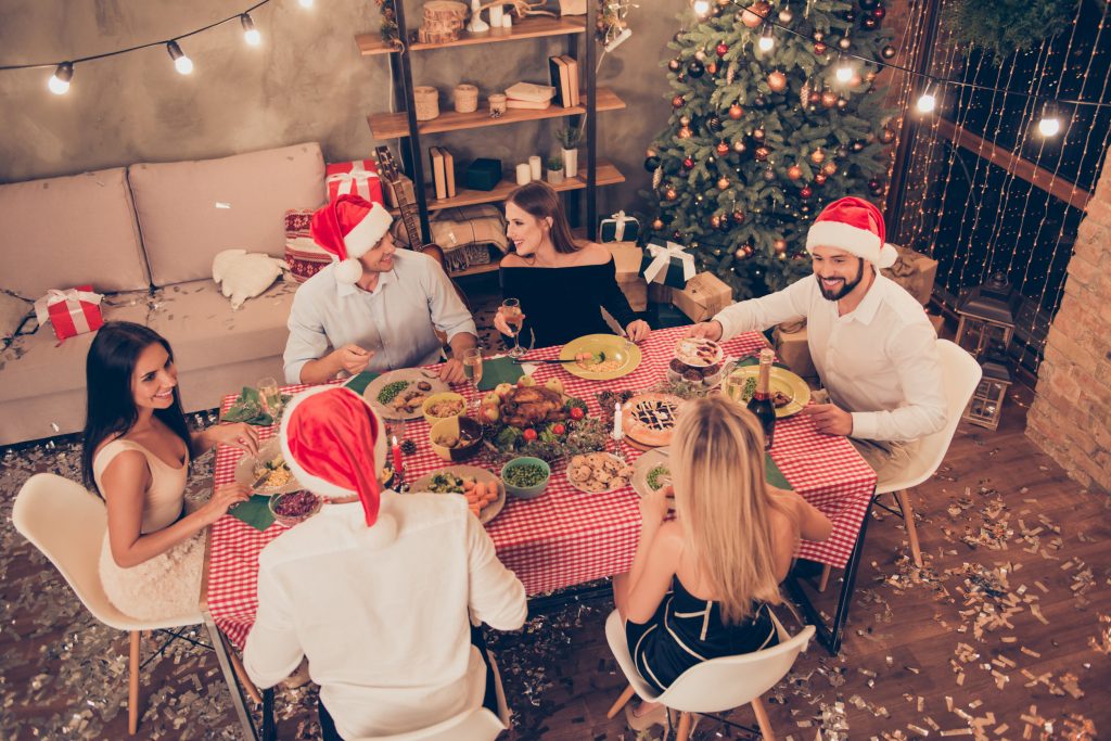 Πώς να αποφύγετε τους τοξικούς καβγάδες με την οικογένειά σας αυτά τα Χριστούγεννα