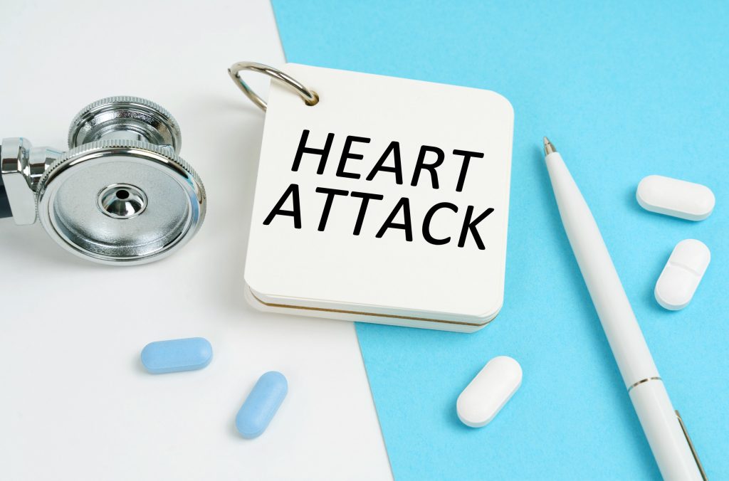 Έμφραγμα: 4 προειδοποιητικά σημάδια που μπορεί να εμφανιστούν πριν από ένα καρδιακό επεισόδιο