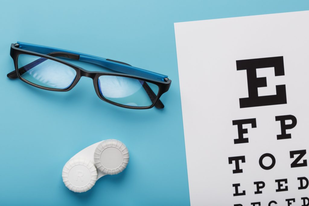 Μάτια και όραση: Οι πιο συχνοί μύθοι για μυωπία, οθόνες και φακούς επαφής